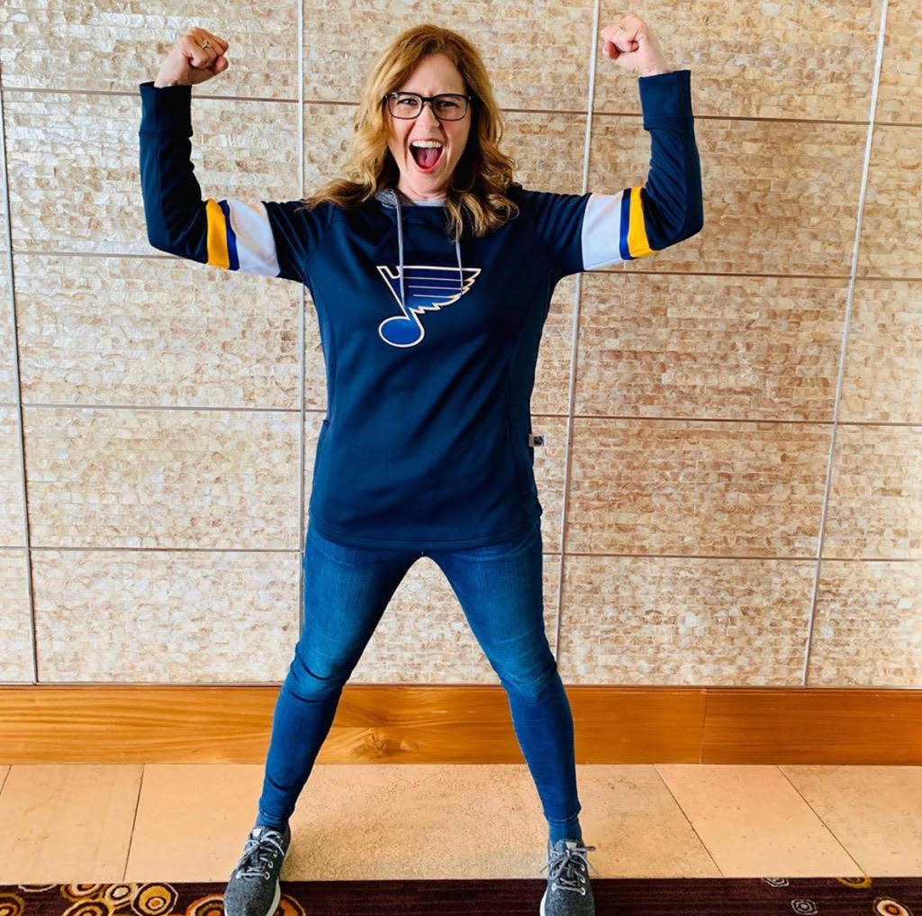 Jenna Fischer Blues sports shirt