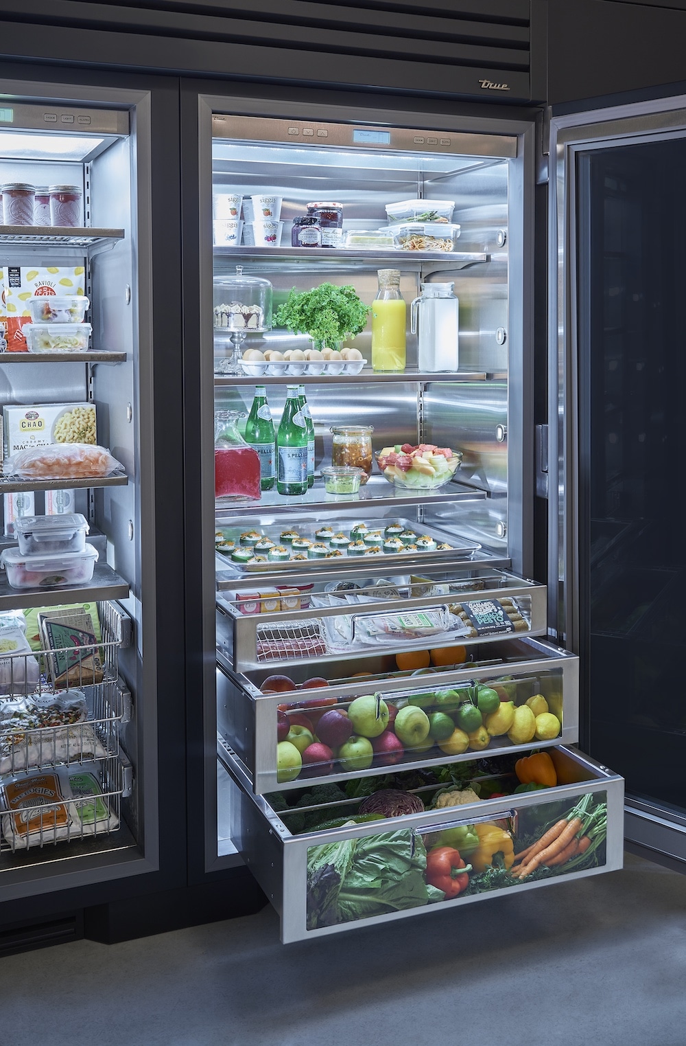 TR36 open fridge with drawers