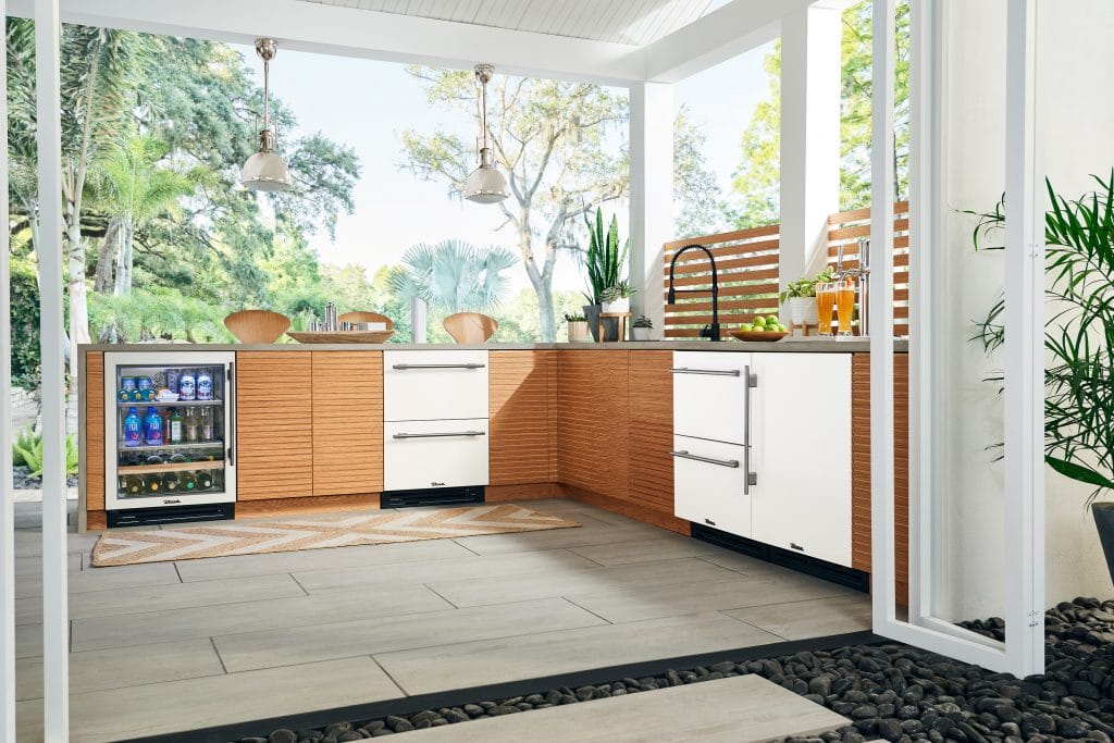 Modern Matte White Outdoor Kitchen Outside In Med Res