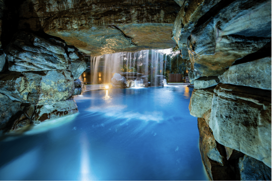 In hidden area under Waterfall - Fountain - Pool Outdoor Patio